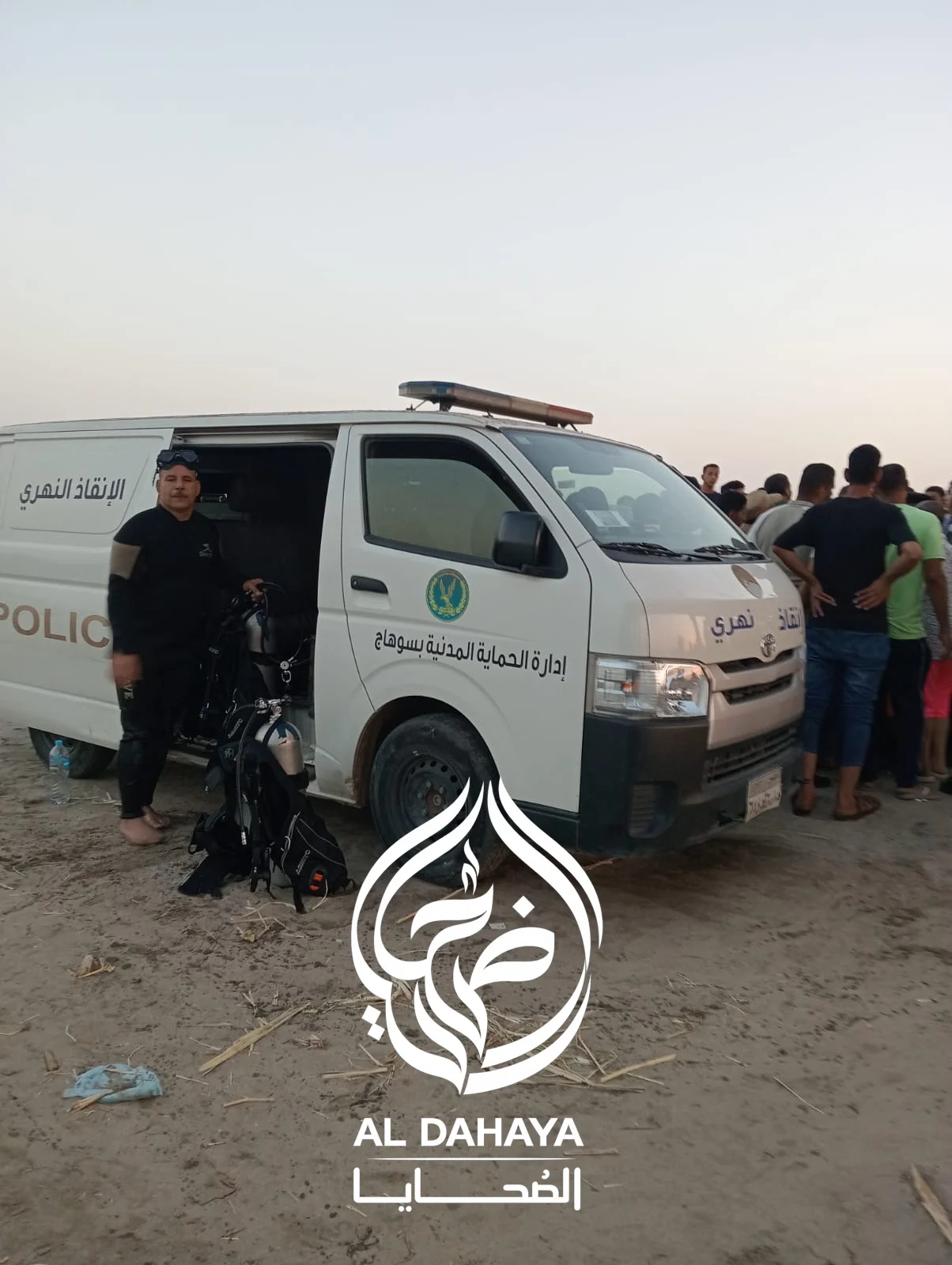 صورة 3 - انتشال جثمان الشاب يوسف محمد حربي من أسفل كوبري سوهاج الجديد
